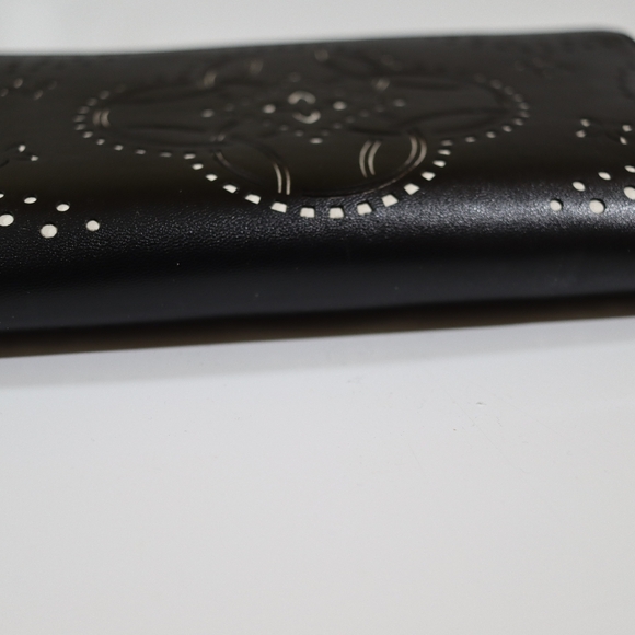 Vera Bradley Black White Laser Cut Accordion Wallet Faux Leather Compact - Picture 8 of 10